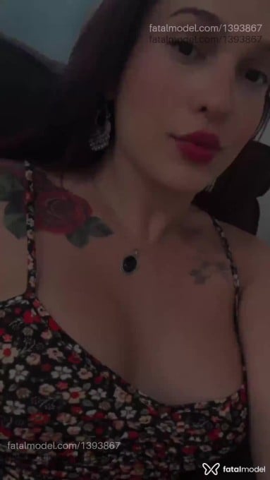 Acompanhante mulher trans com cabelo castanho de olhos castanhos em Anápolis - Luana Rodrigues