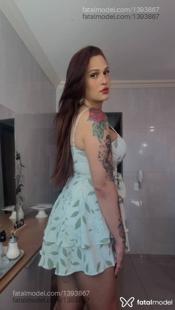 Acompanhante mulher trans com cabelo castanho de olhos castanhos em Anápolis - Luana Rodrigues