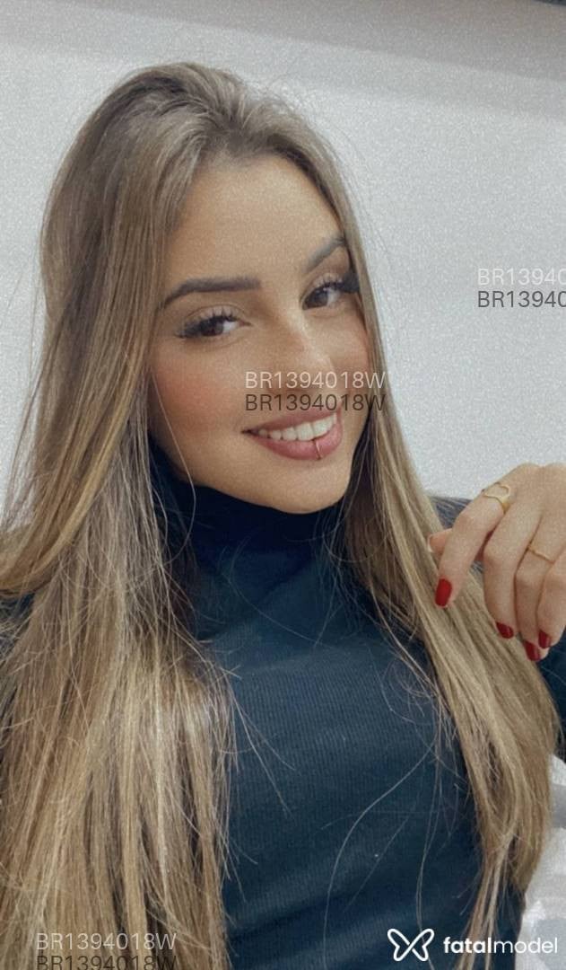 Acompanhante mulher com cabelo castanho de olhos castanhos em Curitiba - Clara