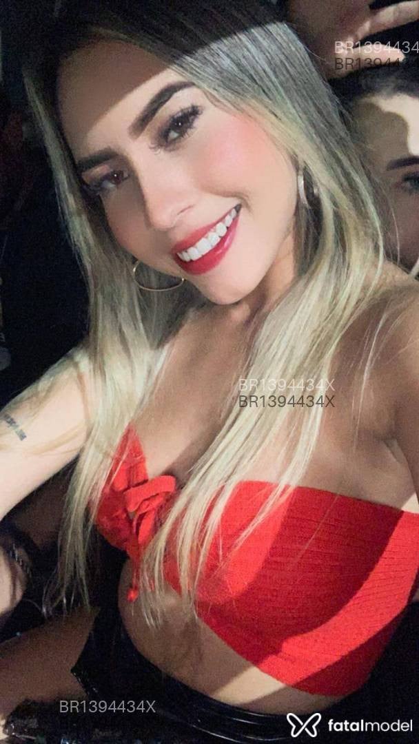 Acompanhante mulher loira (o) de olhos castanhos - Liz