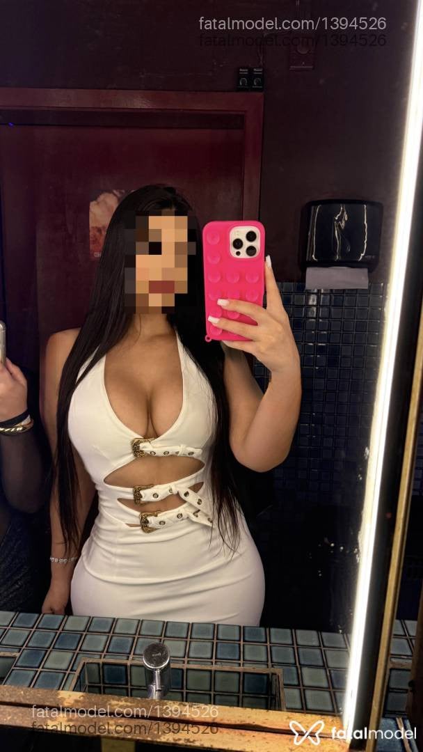 Acompanhante mulher com cabelo castanho de olhos castanhos - Bruna Borcatti