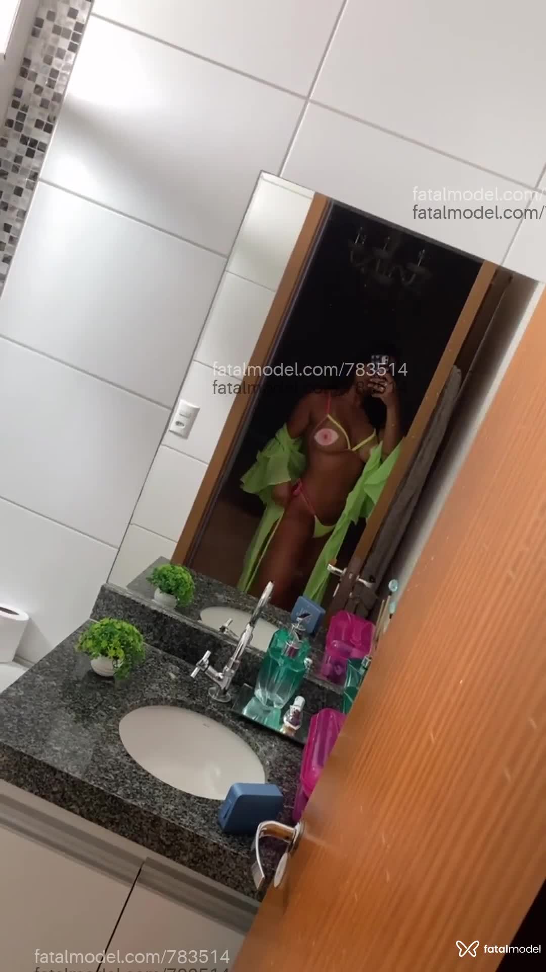 Acompanhante mulher morena (o) de olhos castanhos em Itumbiara Acompanhante mulher morena (o) de olhos castanhos em Itumbiara - Fernanda Barros