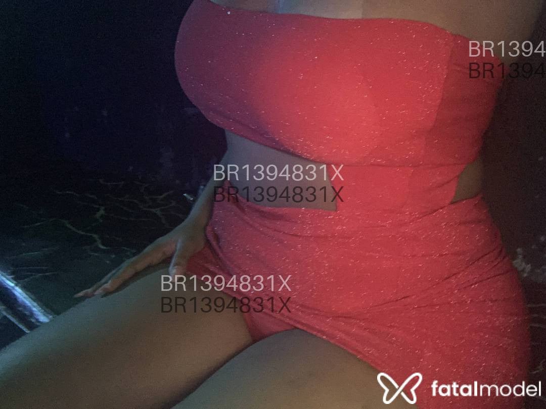 Acompanhante mulher morena (o) de olhos pretos em Macaé - Livia