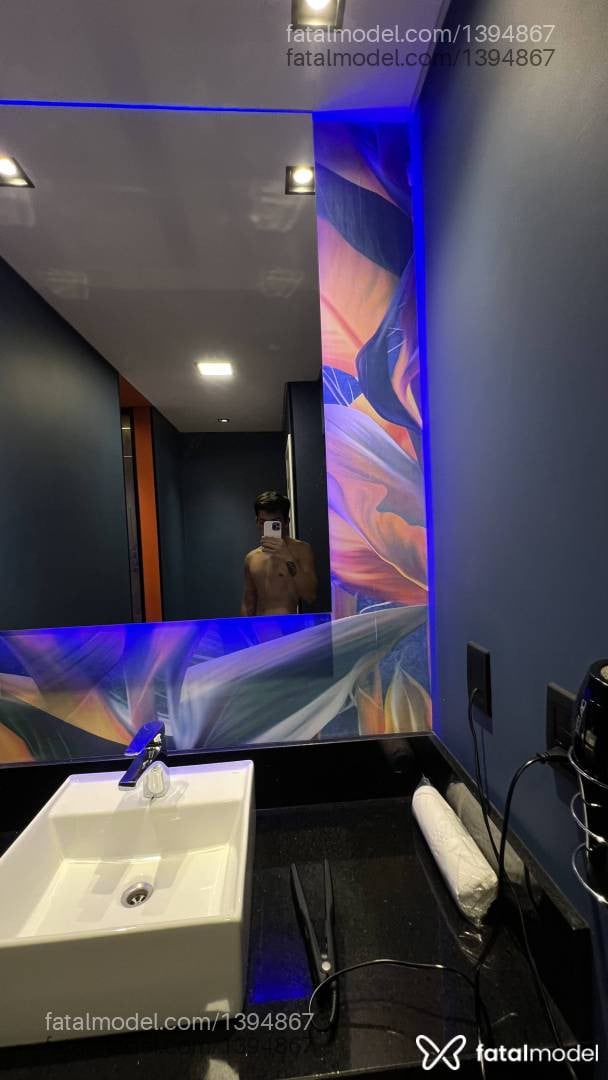 Acompanhante homem com cabelo castanho de olhos castanhos em Caxias do Sul Acompanhante homem com cabelo castanho de olhos castanhos em Caxias do Sul - Leon