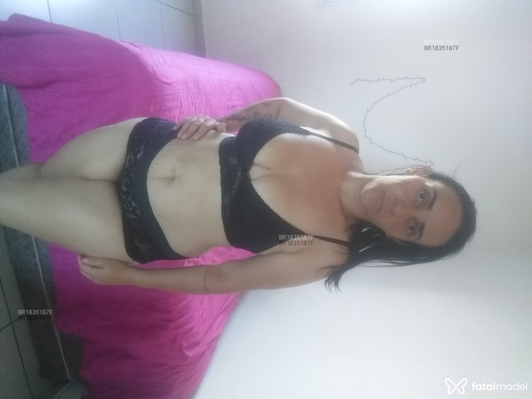 Acompanhante mulher morena (o) de olhos verdes em Virtual Acompanhante mulher morena (o) de olhos verdes em Virtual - Bebygat