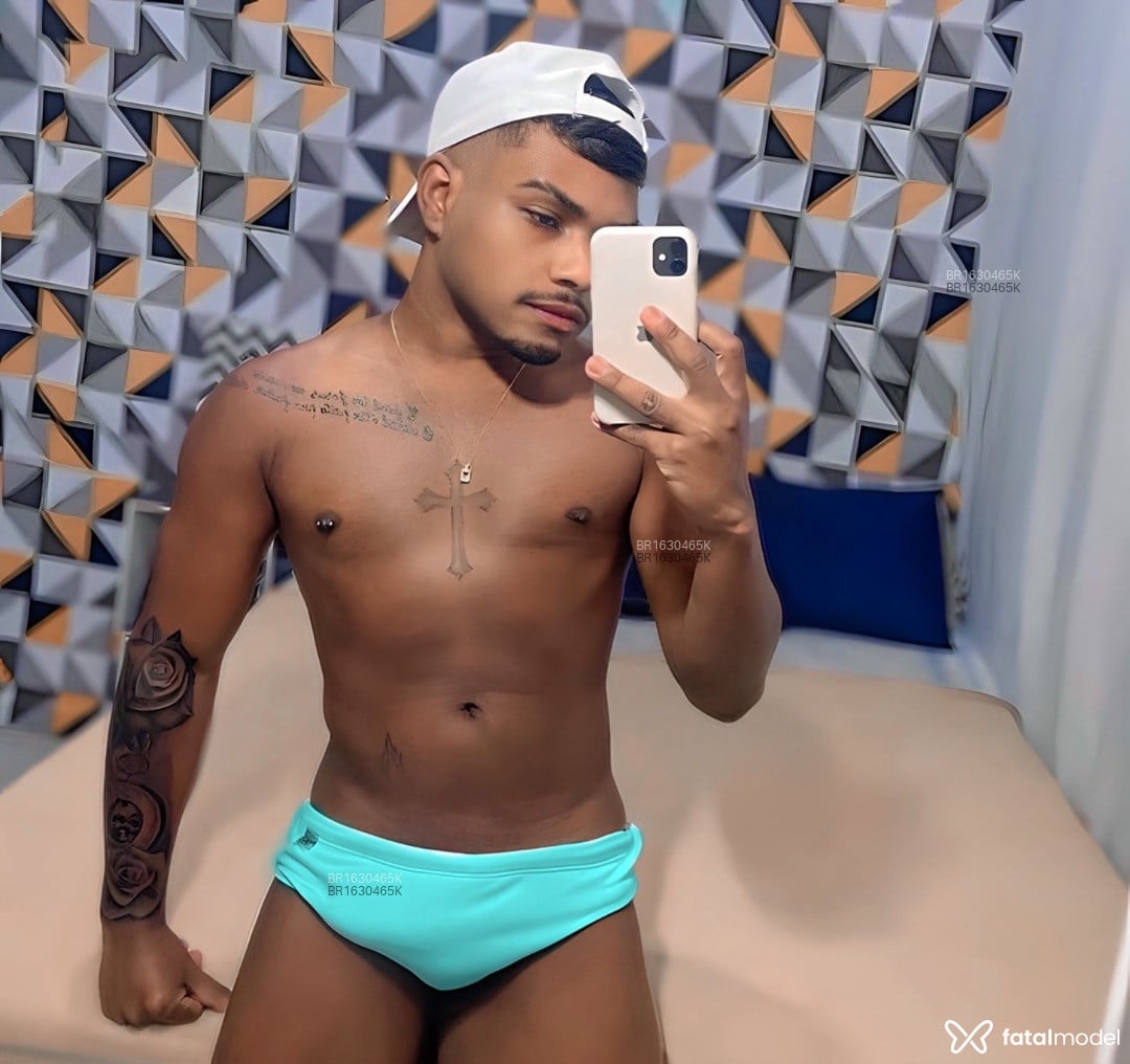 Acompanhante homem morena (o) de olhos castanhos em Nova Iguaçu - Bruno