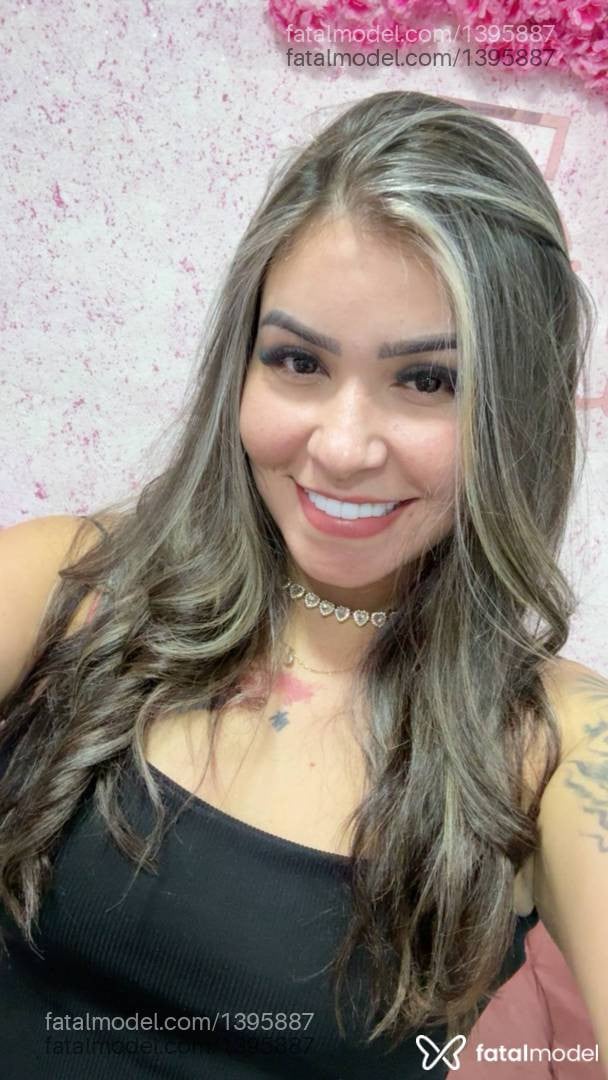 Acompanhante mulher com cabelo castanho de olhos castanhos - Amanda Cristina