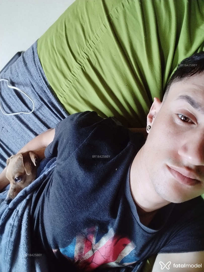 Acompanhante homem com cabelo castanho de olhos castanhos em São Paulo Acompanhante homem com cabelo castanho de olhos castanhos em São Paulo - Alemão