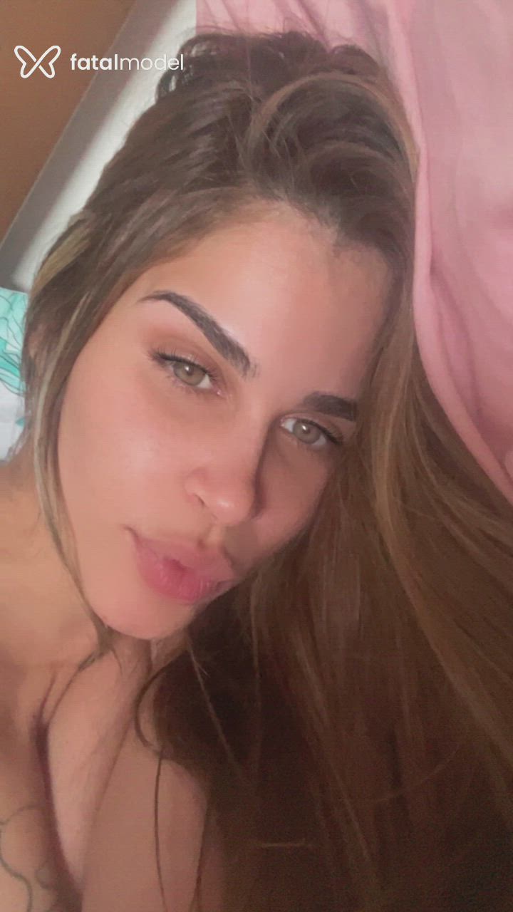 Acompanhante mulher loira (o) de olhos verdes - Isis Gurgel