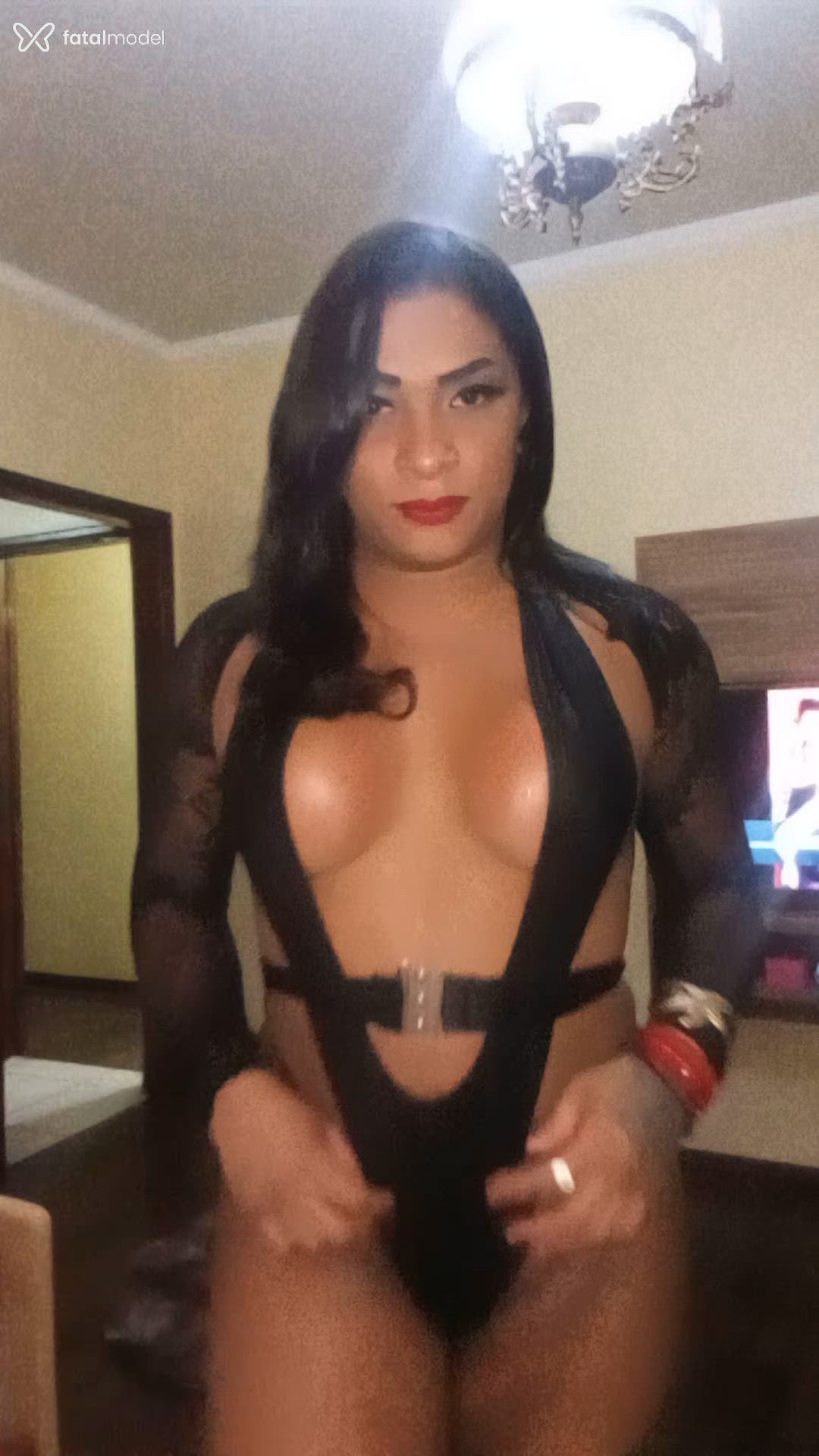 Acompanhante mulher trans morena (o) de olhos castanhos - Yrella soares