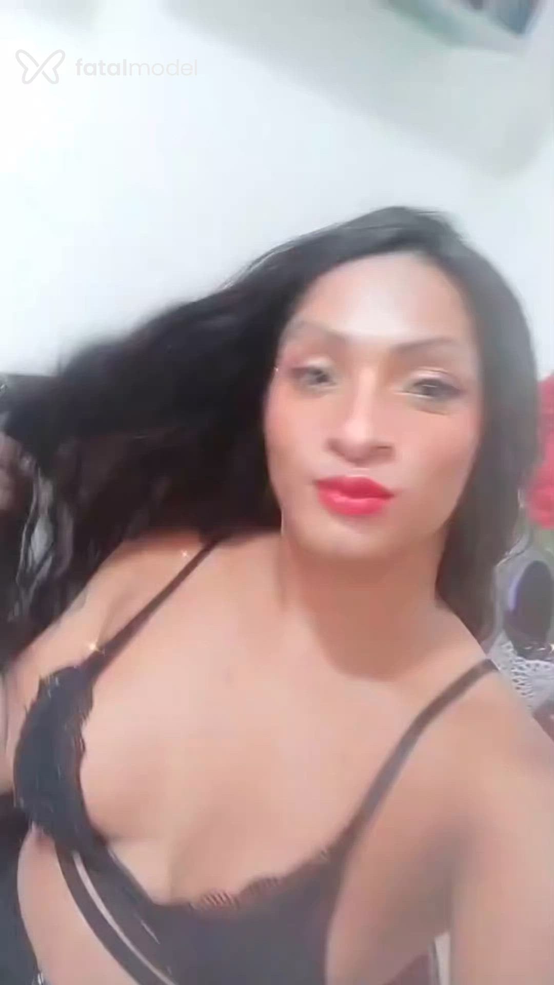 Acompanhante mulher trans morena (o) de olhos castanhos - Yrella soares