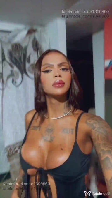 Acompanhante travesti morena (o) de olhos castanhos em Caraguatatuba - Vitoriaayala