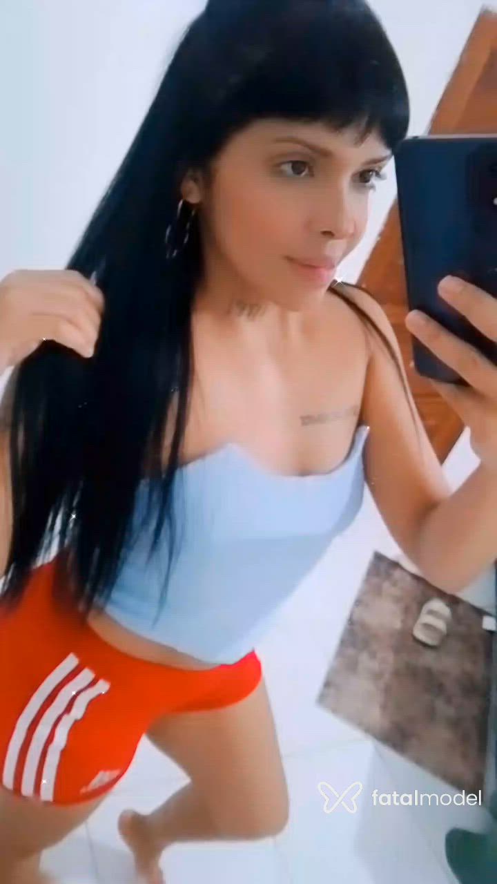Acompanhante mulher morena (o) de olhos pretos - Tainá Lopes