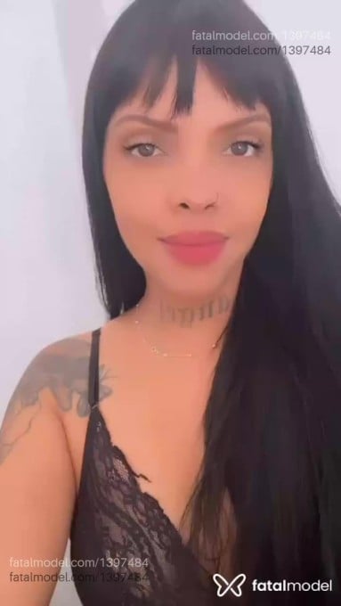 Acompanhante mulher morena (o) de olhos pretos - Tainá Lopes
