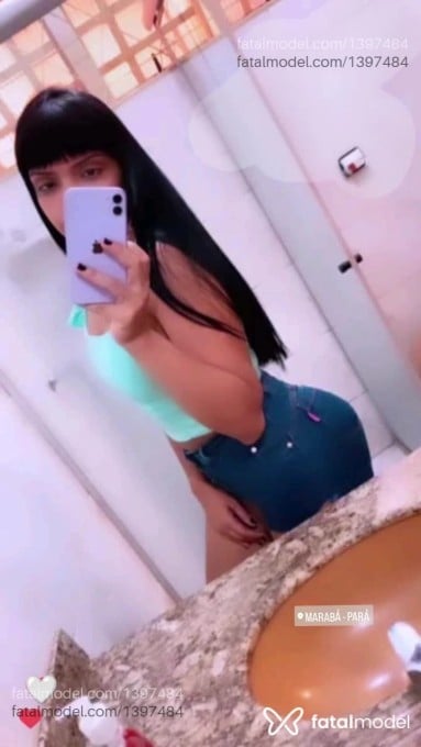 Acompanhante mulher morena (o) de olhos pretos - Tainá Lopes