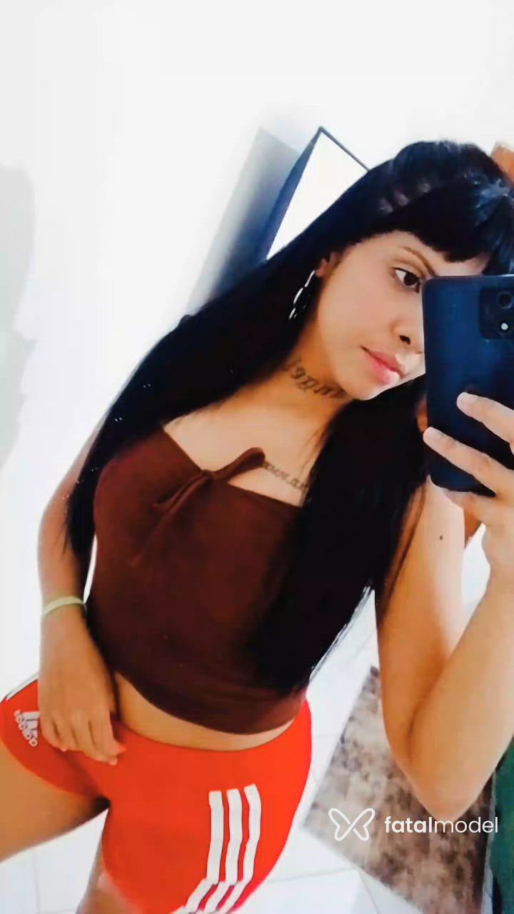 Acompanhante mulher morena (o) de olhos pretos - Tainá Lopes