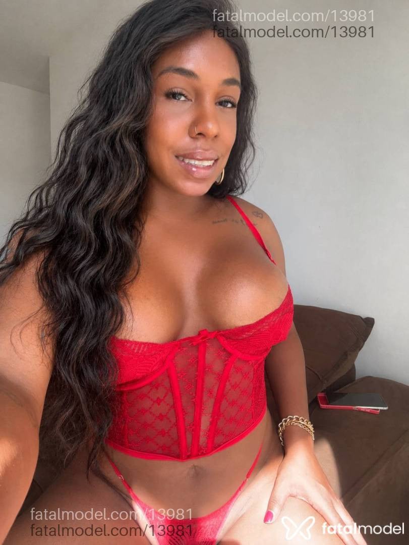 Acompanhante mulher trans morena (o) de olhos castanhos em Ribeirão Preto - Gabriella Amarante