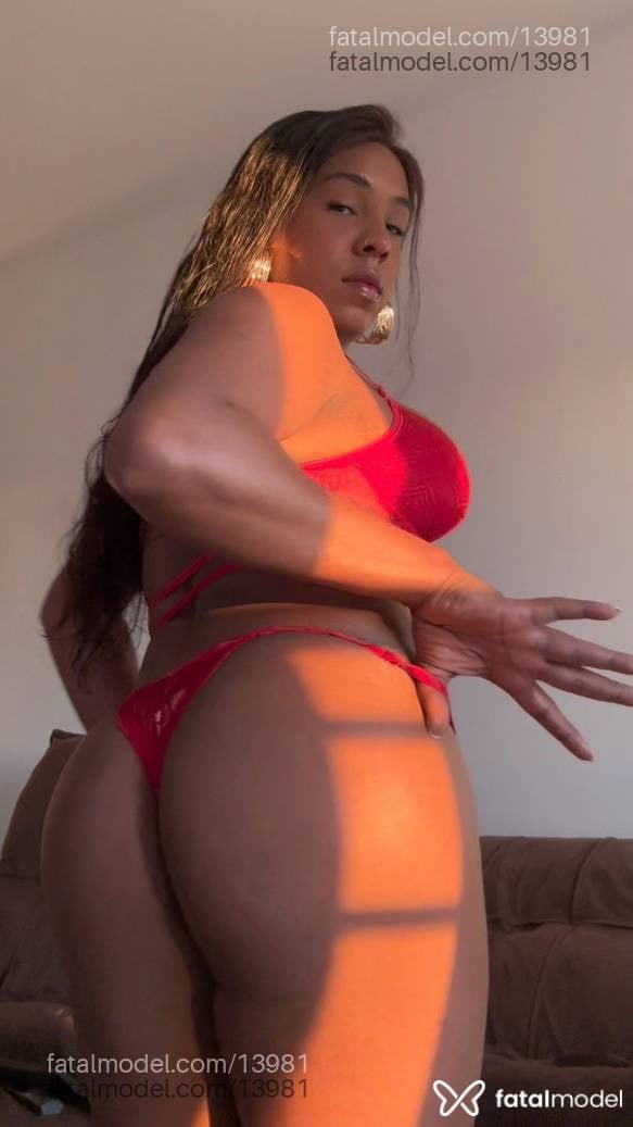 Acompanhante mulher trans morena (o) de olhos castanhos em Ribeirão Preto - Gabriella Amarante
