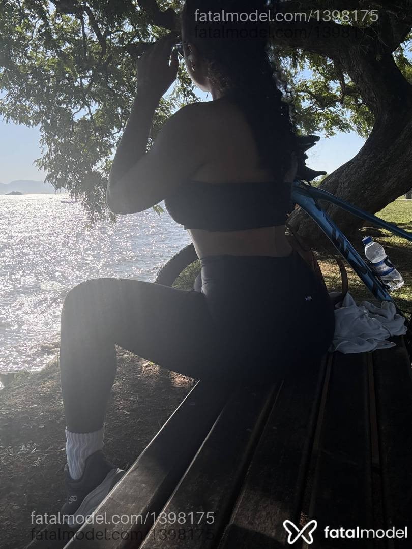 Acompanhante mulher morena (o) de olhos castanhos em Florianópolis - Kacau