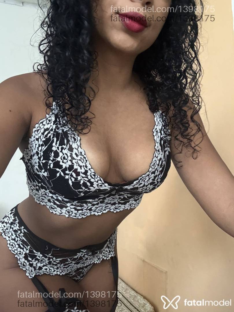 Acompanhante mulher morena (o) de olhos castanhos em Florianópolis - Kacau