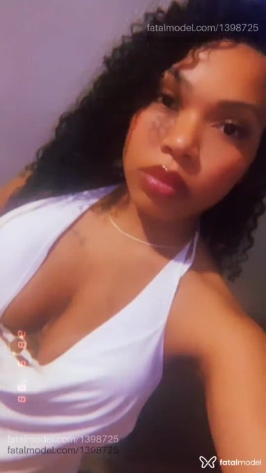 Acompanhante mulher morena (o) de olhos pretos em Concórdia - Valentina Torres