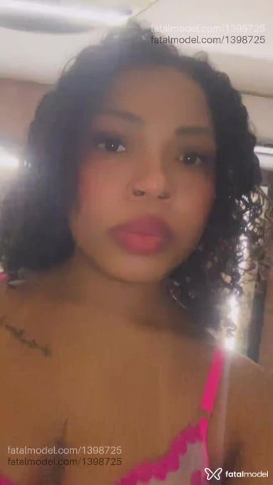 Acompanhante mulher morena (o) de olhos pretos em Concórdia - Valentina Torres