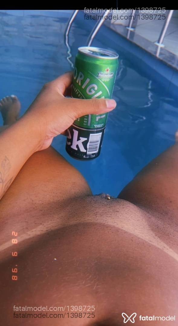Acompanhante mulher morena (o) de olhos pretos - Valentina Torres