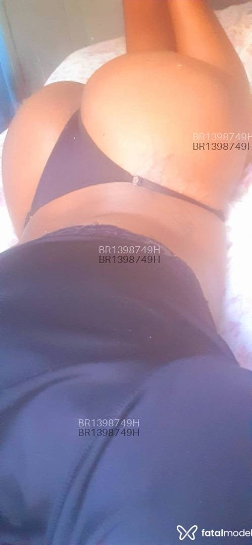 Acompanhante mulher com cabelo castanho de olhos castanhos em Irati - Ingrid Santos