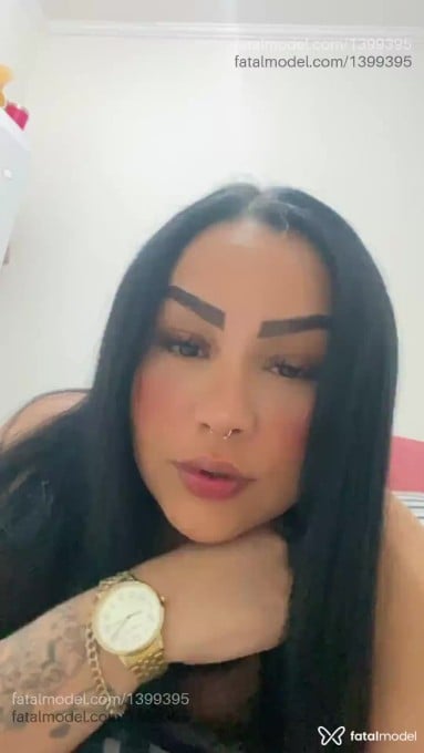 Acompanhante mulher morena (o) de olhos mel em Guarulhos Acompanhante mulher morena (o) de olhos mel em Guarulhos - Mirella Sampaio