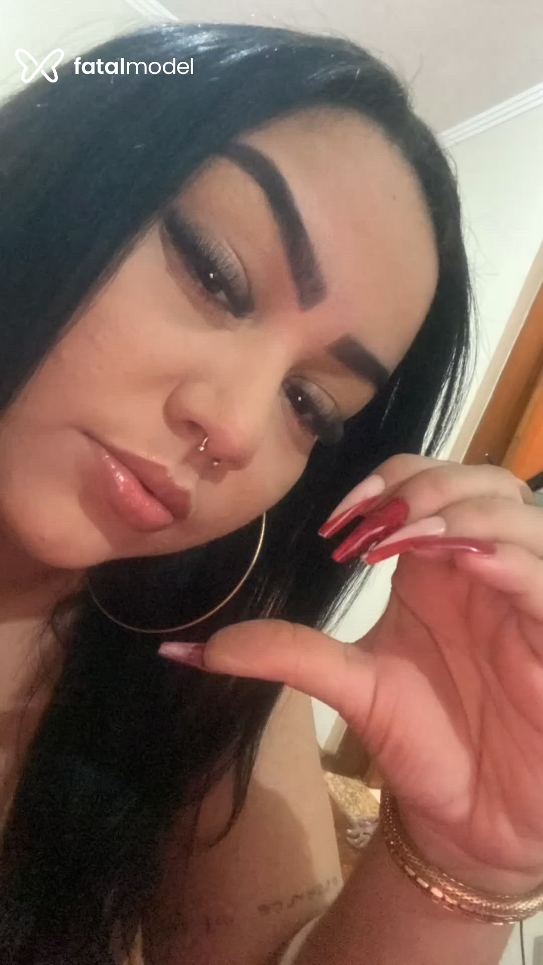 Acompanhante mulher morena (o) de olhos mel - Mirella Sampaio