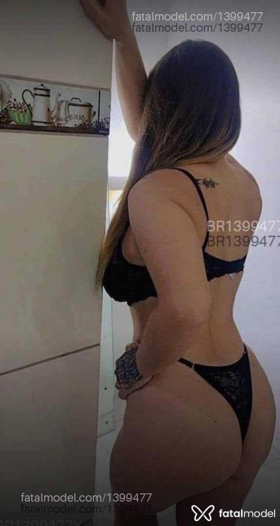 Acompanhante mulher loira (o) de olhos castanhos - LILITY ZOE