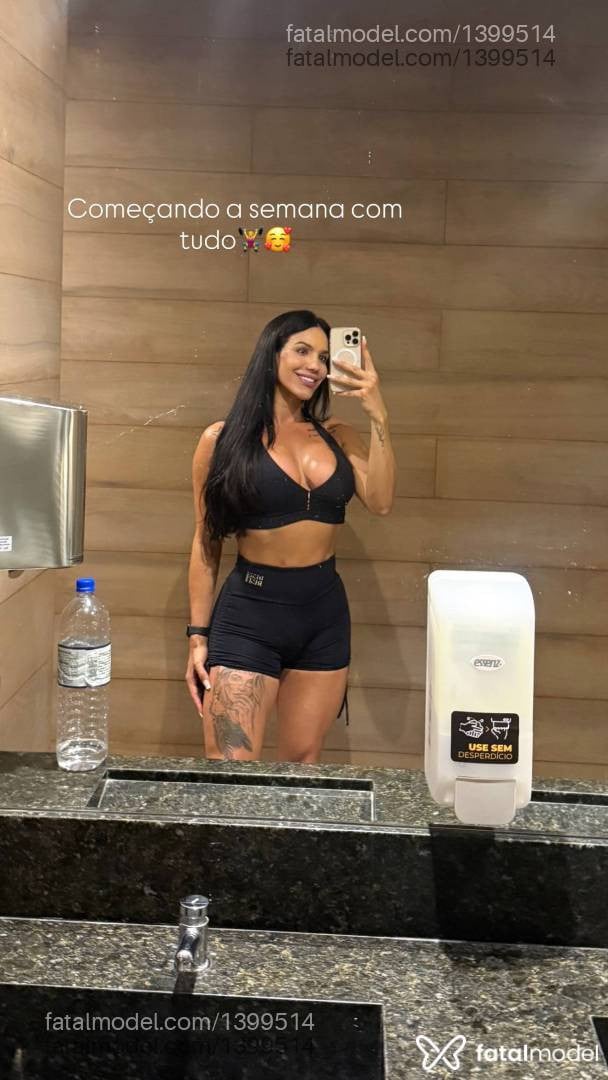 Acompanhante mulher trans morena (o) de olhos castanhos em Santos - Paulinhasousa