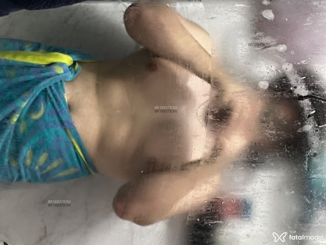 Acompanhante homem morena (o) de olhos castanhos em São Paulo - Russo