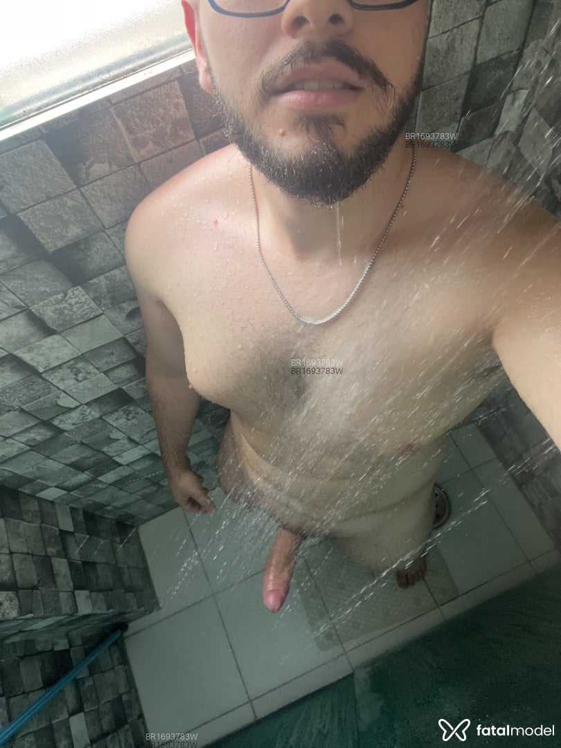Acompanhante homem morena (o) de olhos castanhos em São Paulo - Russo
