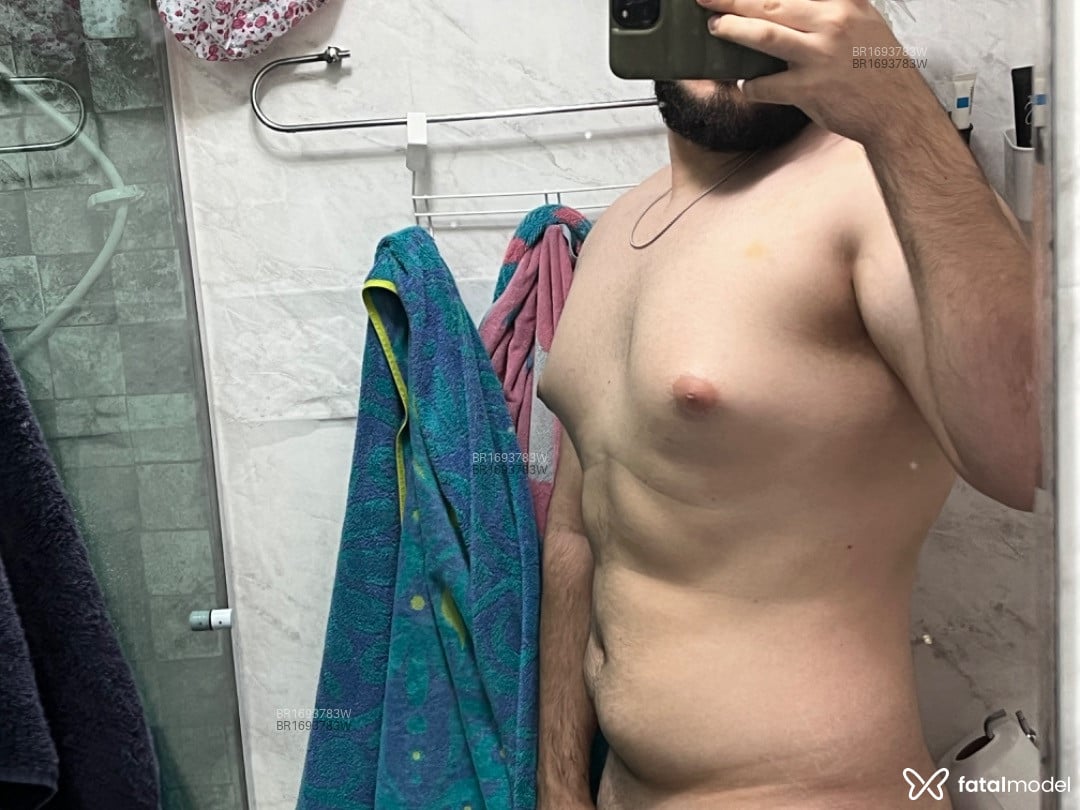 Acompanhante homem morena (o) de olhos castanhos em São Paulo - Russo
