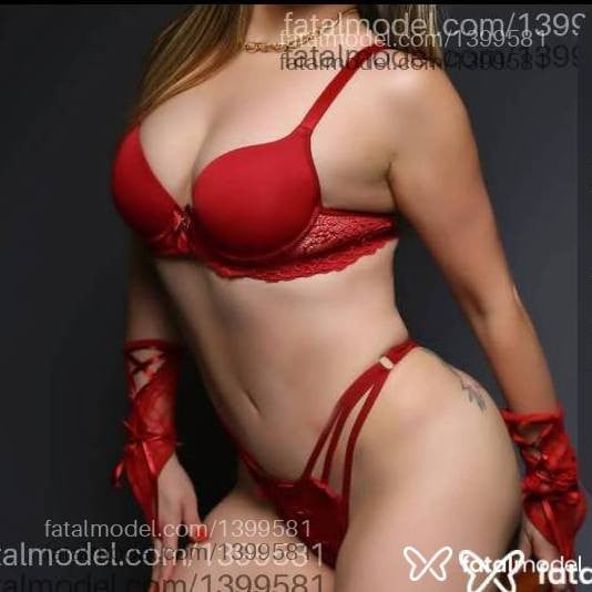 Acompanhante mulher loira (o) de olhos mel - Danielle
