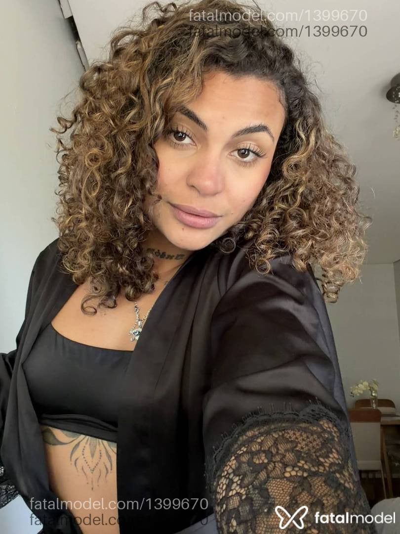 Acompanhante mulher com cabelo castanho de olhos castanhos em Ijuí Acompanhante mulher com cabelo castanho de olhos castanhos em Ijuí - Yasmin surfistynha