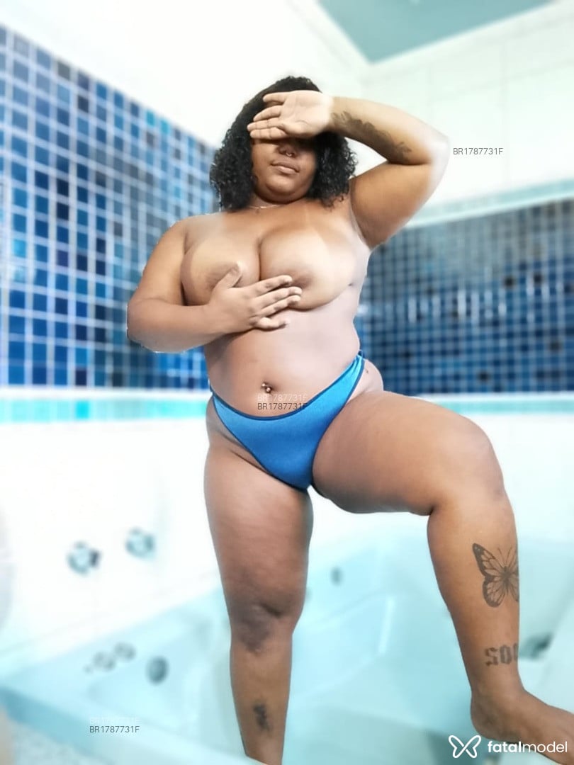 Acompanhante mulher com cabelo castanho de olhos pretos em Macaé - Gabrielly
