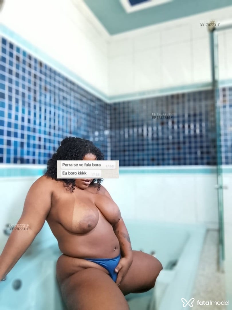 Acompanhante mulher com cabelo castanho de olhos pretos em Macaé - Gabrielly