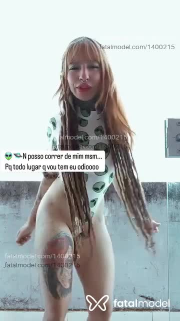 Acompanhante mulher loira (o) de olhos castanhos - Thay