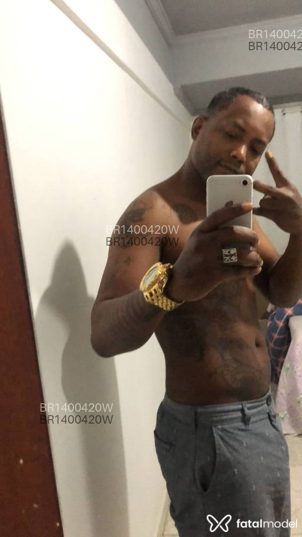Acompanhante homem morena (o) de olhos pretos em Volta Redonda - Marcos Vinícius