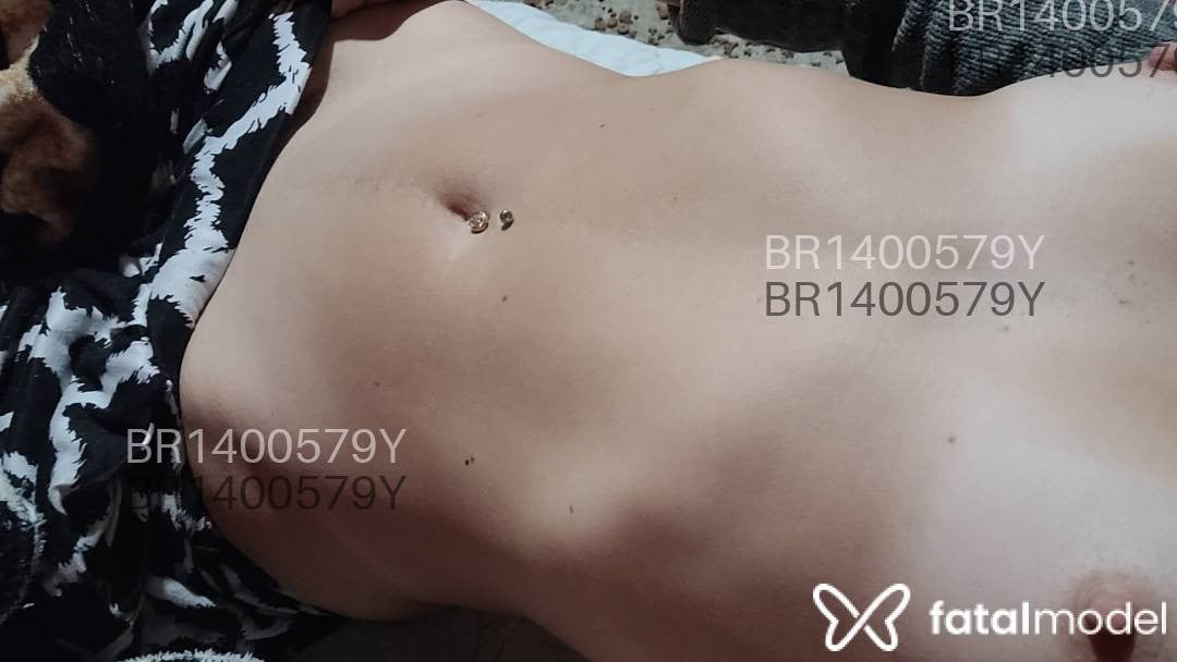 Acompanhante mulher com cabelo castanho de olhos castanhos em Praia Grande - karolayne