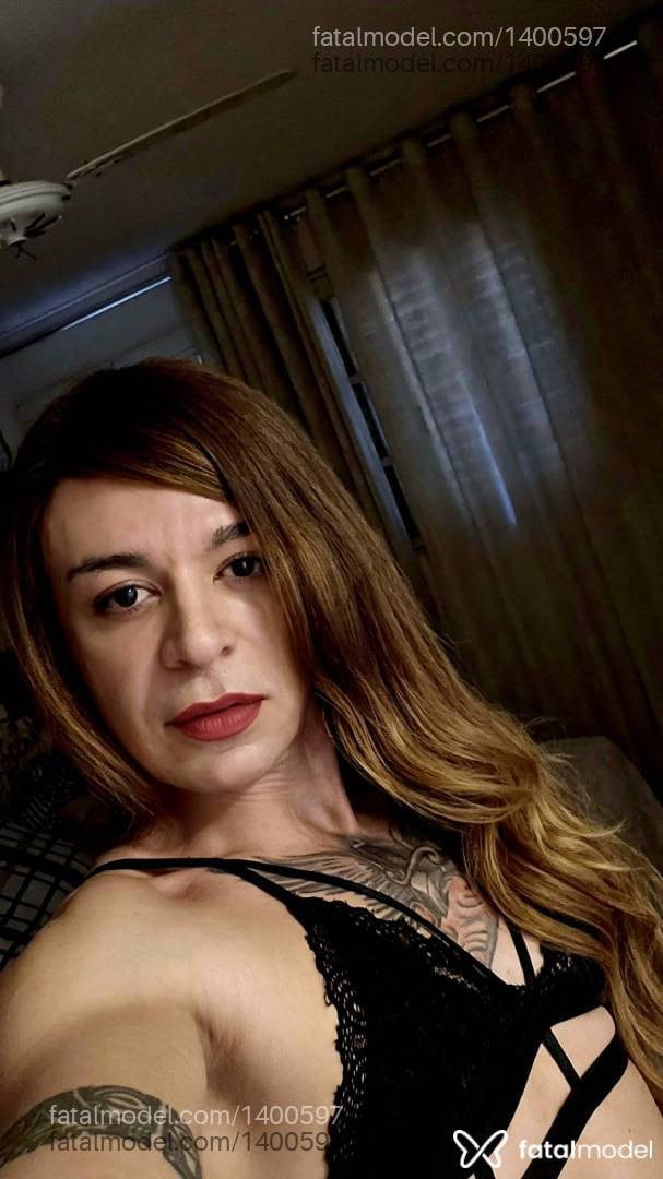 Acompanhante travesti com cabelo castanho de olhos castanhos - Nadhya Brucielen