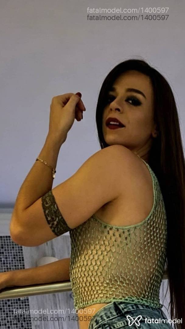 Acompanhante travesti com cabelo castanho de olhos castanhos - Nadhya Brucielen