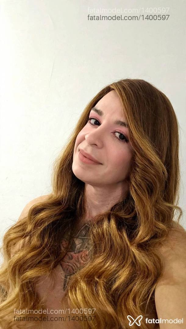 Acompanhante travesti com cabelo castanho de olhos castanhos - Nadhya Brucielen