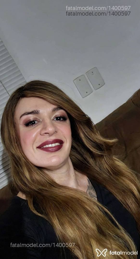 Acompanhante travesti com cabelo castanho de olhos castanhos - Nadhya Brucielen