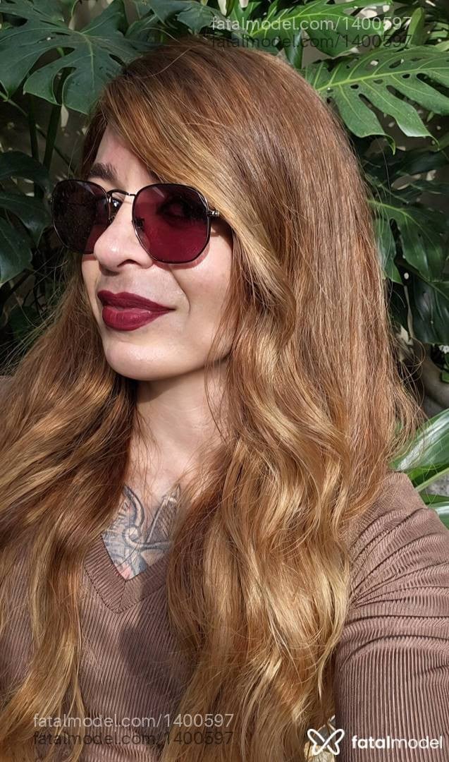 Acompanhante travesti com cabelo castanho de olhos castanhos - Nadhya Brucielen