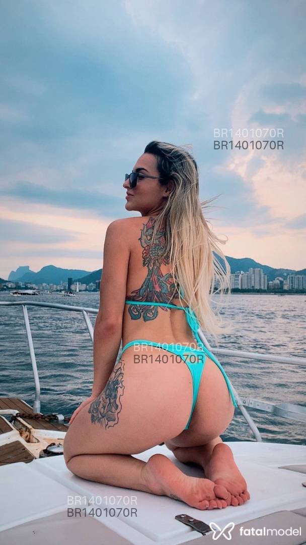 Acompanhante mulher loira (o) de olhos castanhos em Brasília - Stefany Dias