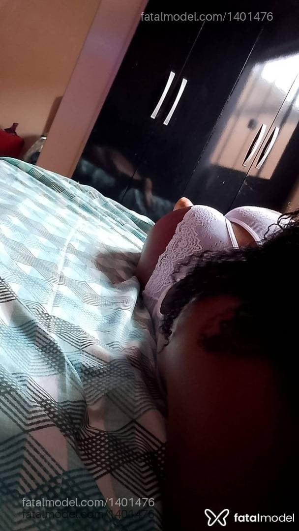 Acompanhante mulher com cabelo castanho de olhos pretos - Jéssica Almeida
