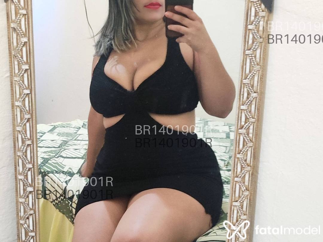 Acompanhante mulher loira (o) de olhos castanhos em Patos de Minas - Amanda Lacerda